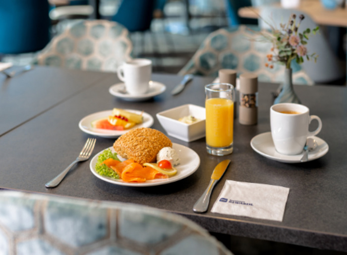 Best Western Hotel Erfurt-Apfelstädt - Frühstückbild, Kaffee und Brötchen