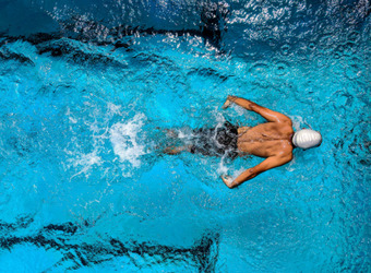 Best Western Hotel Erfurt-Apfelstädt - Schwimmer im Becken